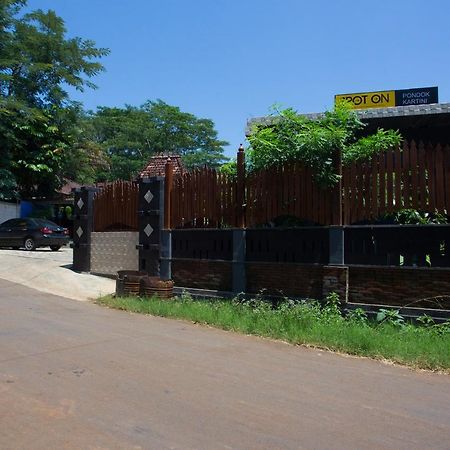 Spot On 2761 Pondok Kartini เจอปารา ภายนอก รูปภาพ